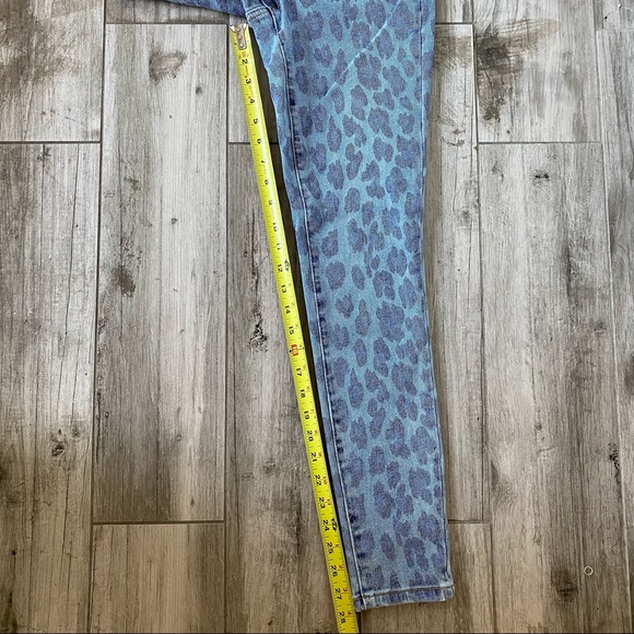 BLANK NYC The Bond Mid-Rise Skinny Ankle Leopard Animal Print Jeans Blue NWT 25 - Picture 9 of 14